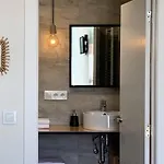 Langre Homely Hostel Galizano